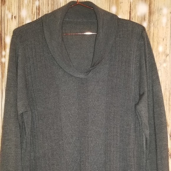 Gray Top,No Brand - Picture 2 of 5